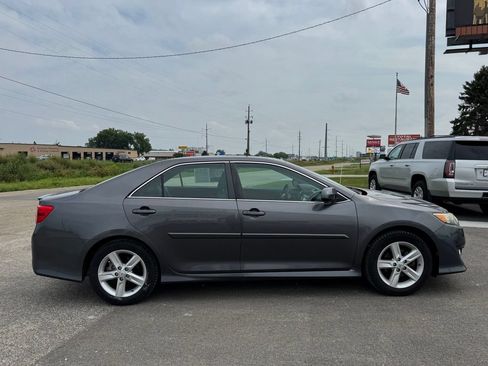 Used 2013 Toyota Camry SE FWD image 35