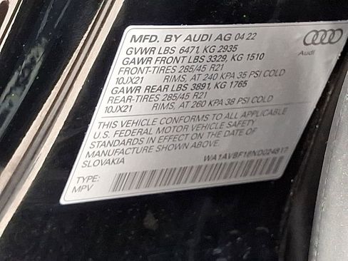 Used 2022 Audi Q8 Premium image 30