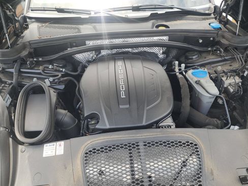 Used 2018 Porsche Macan Sport Edition AWD/4WD image 8