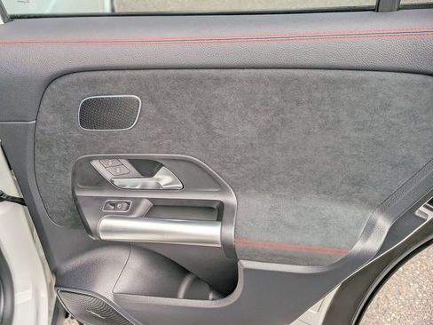 Certified 2025 Mercedes-Benz GLA 250 4MATIC image 33