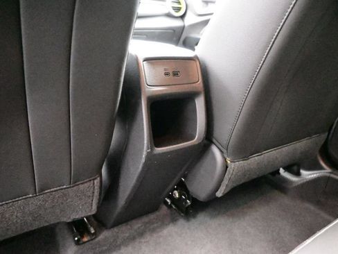 Used 2025 Chevrolet Trax LT FWD image 27