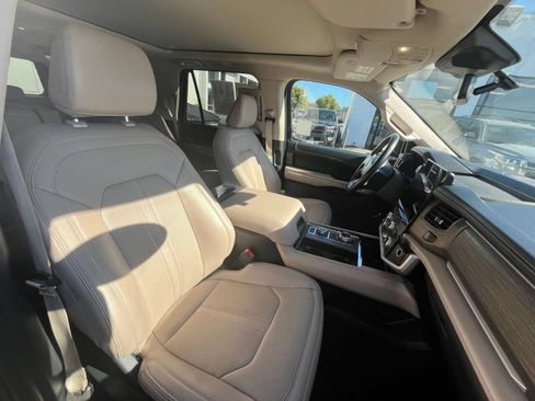 Used 2024 Ford Expedition Max Limited AWD/4WD image 41
