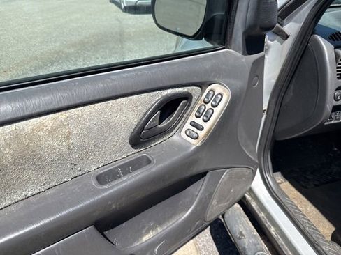 Used 2004 Ford Escape XLT FWD image 23