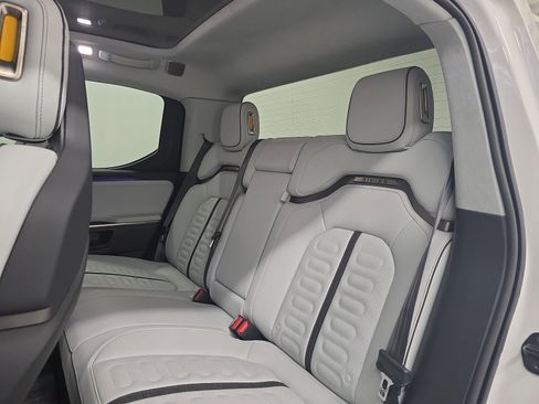 Used 2023 Rivian R1T Adventure AWD/4WD image 21