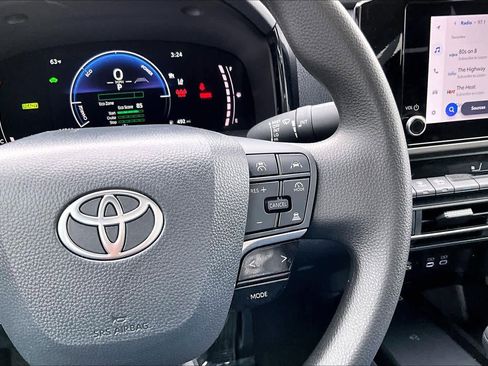Used 2026 Toyota Camry LE FWD image 24
