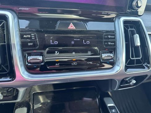 Used 2021 Kia Sorento SX Prestige AWD/4WD image 21