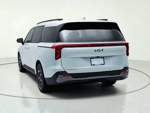 Certified 2026 Kia Carnival SX w/ SX Dark Edition Package FWD image 4