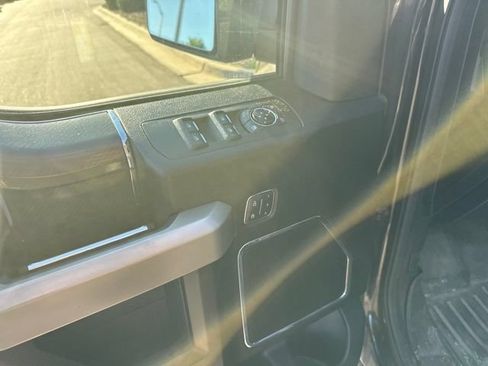 Used 2018 Ford F150 Lariat w/ Equipment Group 502A Luxury AWD/4WD image 9
