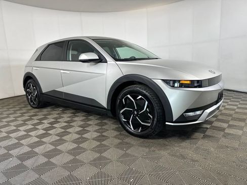 Used 2024 Hyundai Ioniq 5 SEL image 2