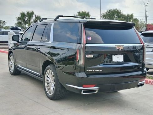 Used 2022 Cadillac Escalade ESV Premium Luxury w/ Performance Package image 4