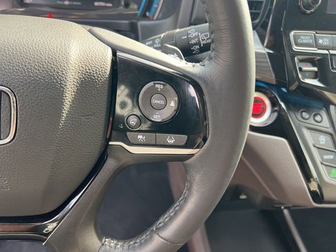 Used 2023 Honda Odyssey Elite image 16