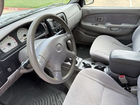 Used 2004 Toyota Tacoma PreRunner RWD image 12