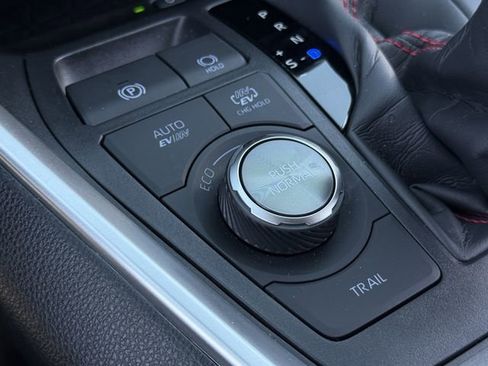 Used 2025 Toyota RAV4 XSE w/ Premium Package image 20