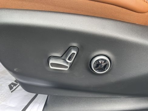 New 2026 Chrysler Pacifica Pinnacle image 15