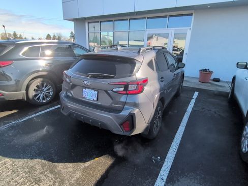 Used 2024 Subaru Crosstrek 2.0i Premium image 7