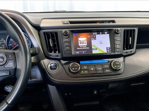 Used 2017 Toyota RAV4 XLE image 5