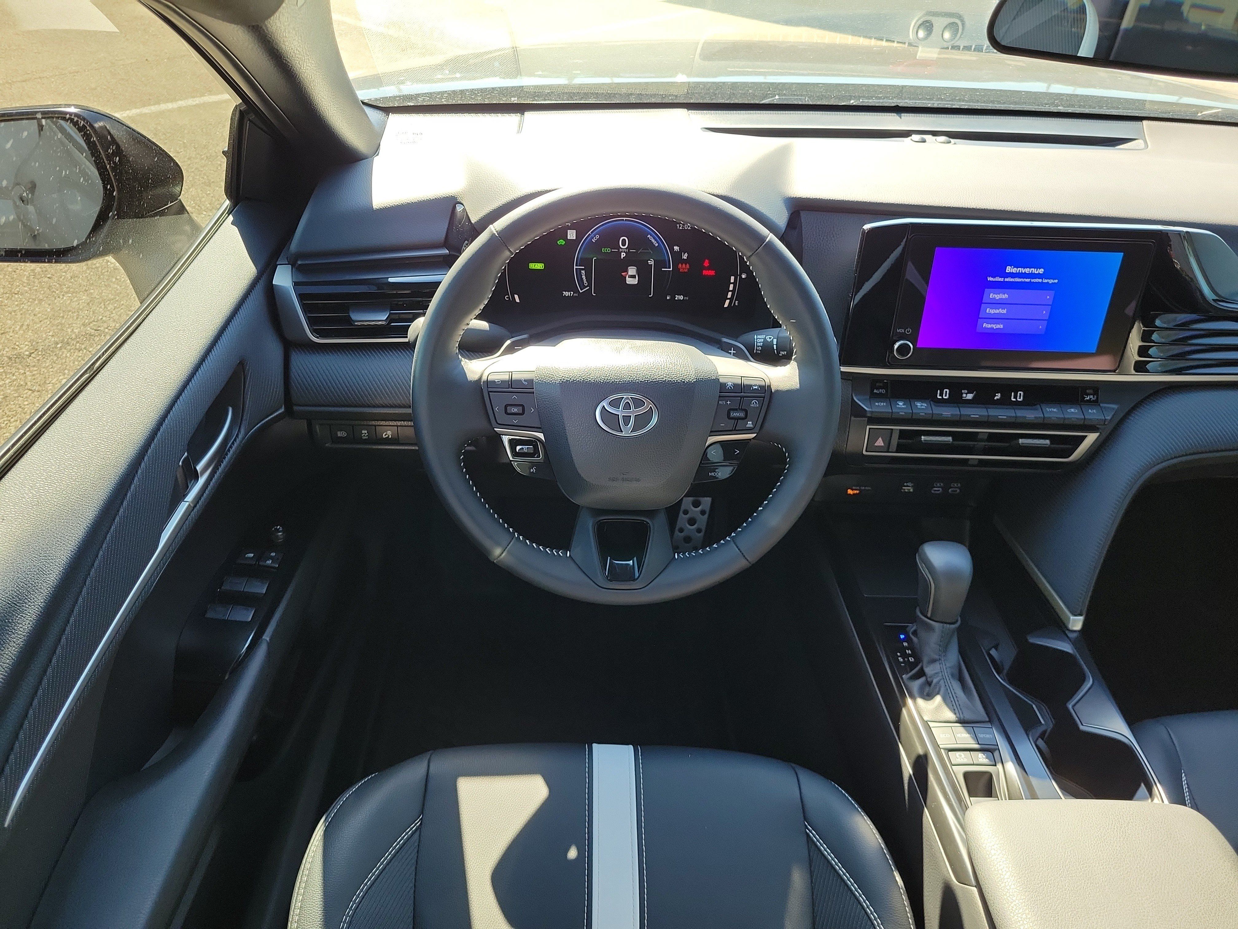 Used 2026 Toyota Camry SE FWD image 9