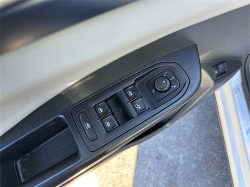 Used 2022 Volkswagen Taos SE image 19