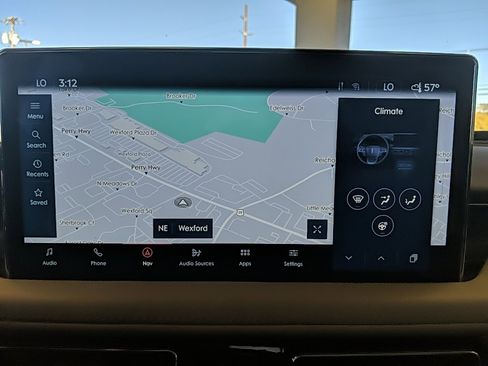 Certified 2022 Lincoln Nautilus Reserve w/ Luxury Package image 18