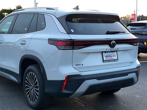 New 2026 Volkswagen Tiguan S AWD/4WD image 13