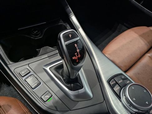 Used 2015 BMW 228i Convertible image 17