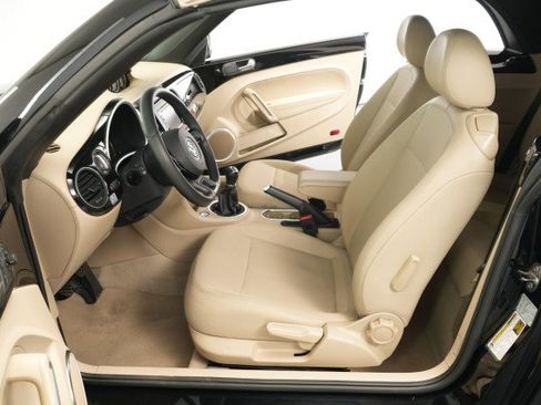 Used 2013 Volkswagen Beetle TDI FWD image 31