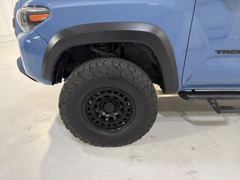 Used 2019 Toyota Tacoma TRD Off-Road image 9