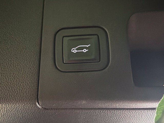 Used 2017 Cadillac XT5 FWD image 22