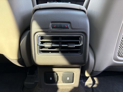 Used 2023 Lincoln Corsair AWD w/ Equipment Group 102A image 33