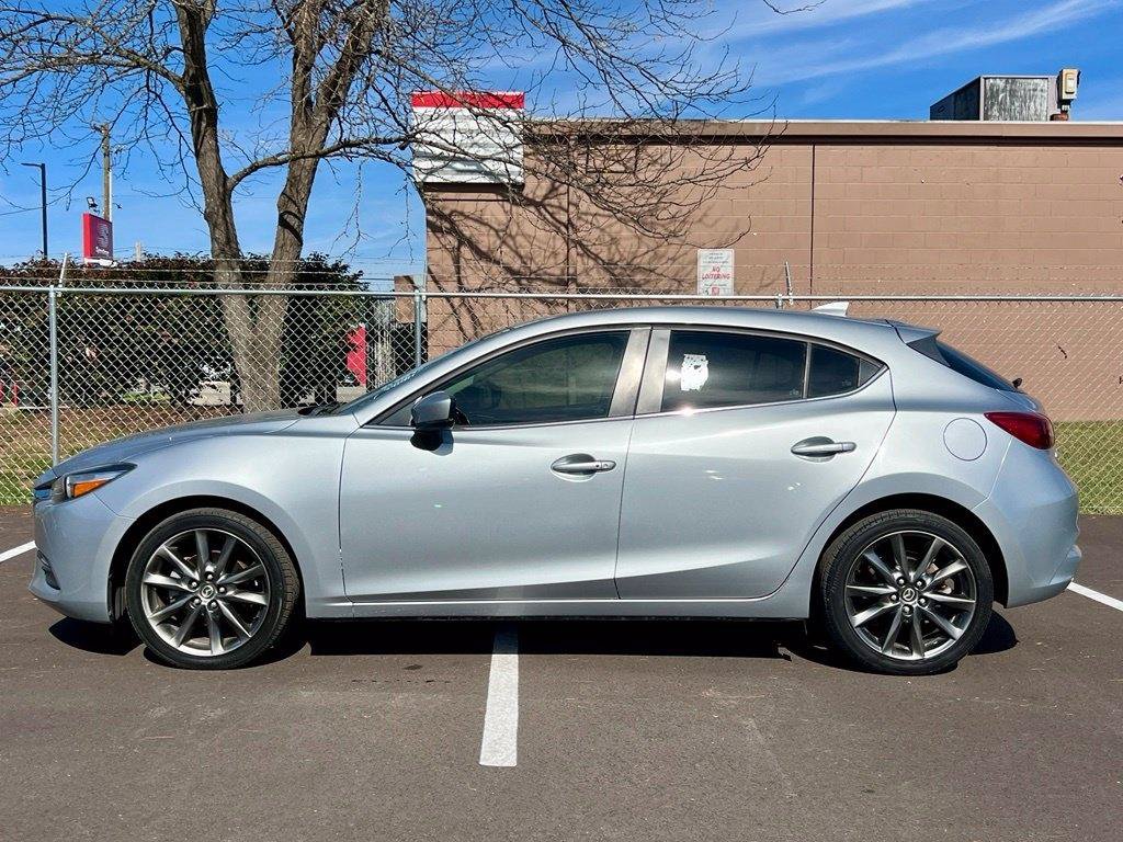 Used 2018 MAZDA MAZDA3 Touring FWD image 3