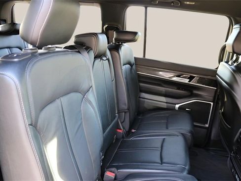 Used 2022 Jeep Wagoneer Series III image 18