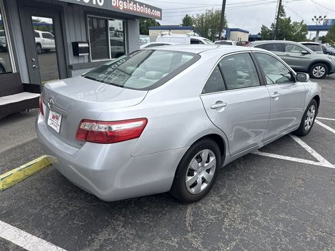 Used 2009 Toyota Camry LE FWD image 4