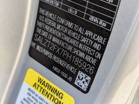 Used 2023 Land Rover Range Rover Evoque R-Dynamic S AWD/4WD image 39