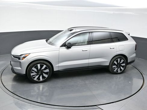 New 2025 Volvo EX90 Ultra image 31