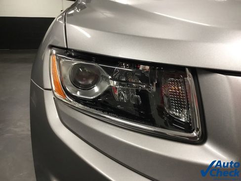 Used 2016 Jeep Grand Cherokee Limited image 18