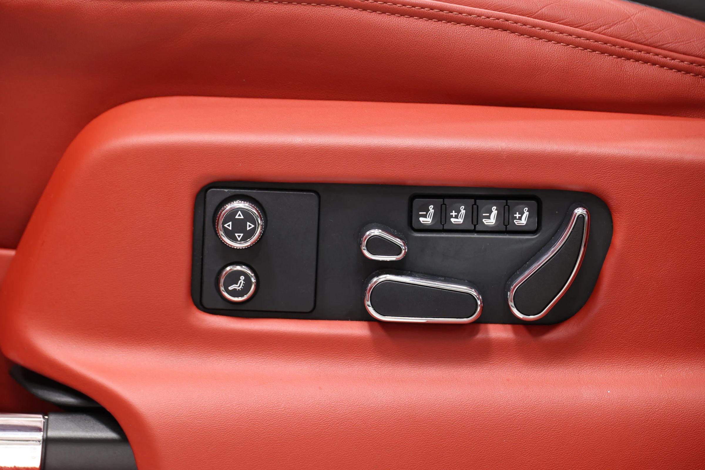Used 2022 Bentley Bentayga AWD/4WD image 15