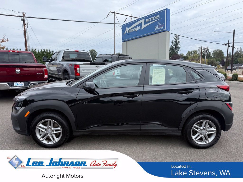 Used 2023 Hyundai Kona SE AWD/4WD image 2