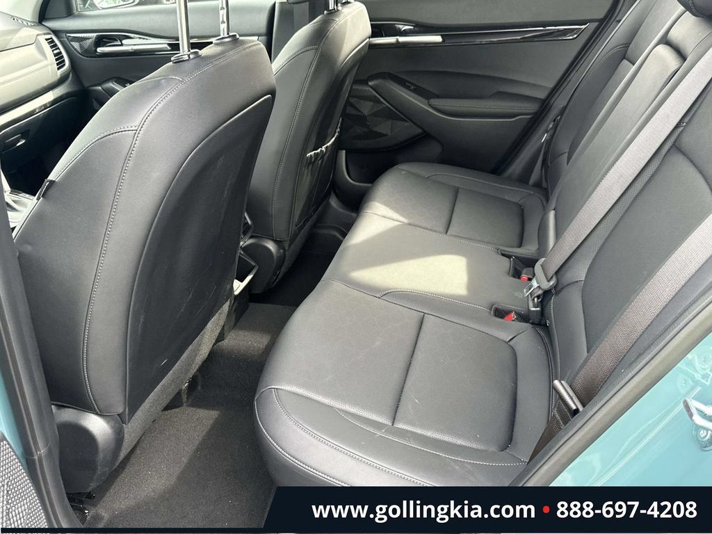 Certified 2026 Kia Seltos EX FWD image 9