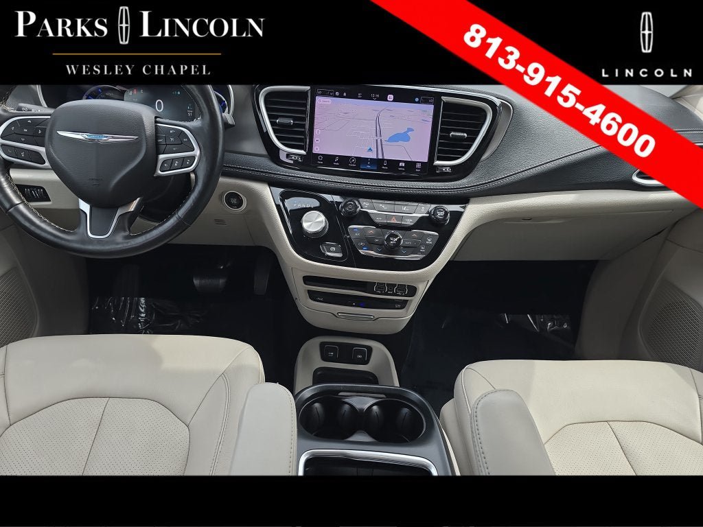 Used 2021 Chrysler Pacifica Touring-L w/ Uconnect Theater Family Group FWD image 10