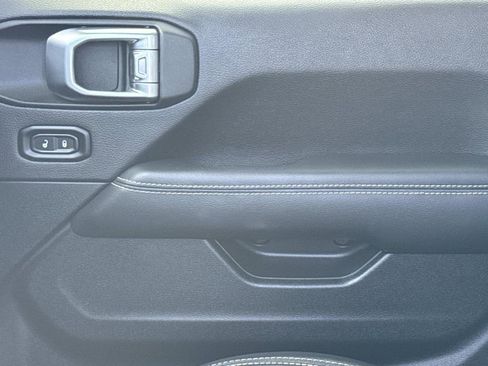 Used 2021 Jeep Wrangler Unlimited Sahara image 22