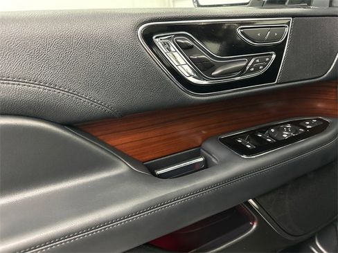 Used 2022 Lincoln Navigator Reserve image 39