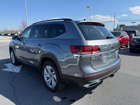Used 2023 Volkswagen Atlas SE w/ Panoramic Sunroof Package image 9