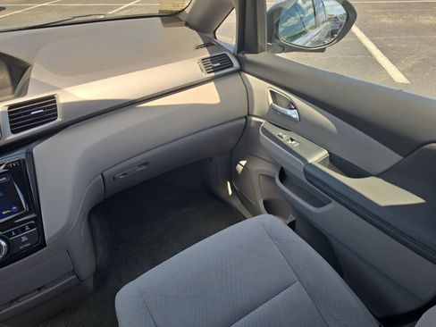 Used 2016 Honda Odyssey EX image 10