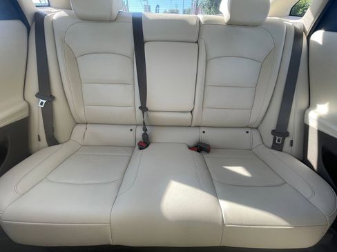 Used 2024 Chevrolet Malibu LT image 38