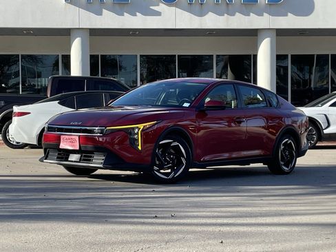 Used 2025 Kia K4 EX image 2