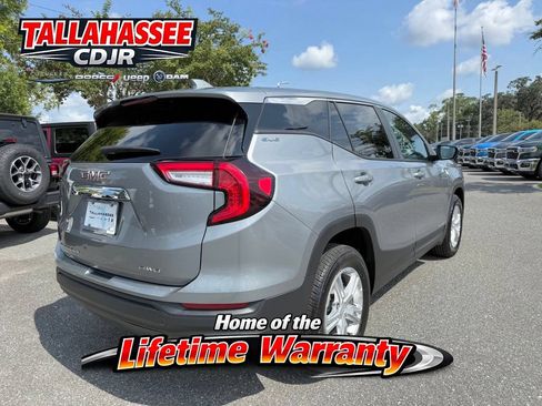 Used 2024 GMC Terrain SLE AWD/4WD image 3