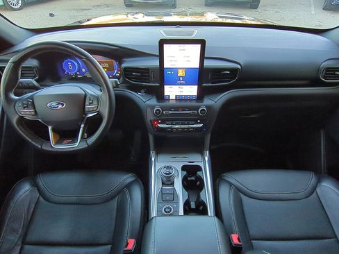 Used 2020 Ford Explorer ST w/ ST Street Pack image 22