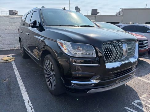 Used 2018 Lincoln Navigator Reserve w/ Technology Package image 3