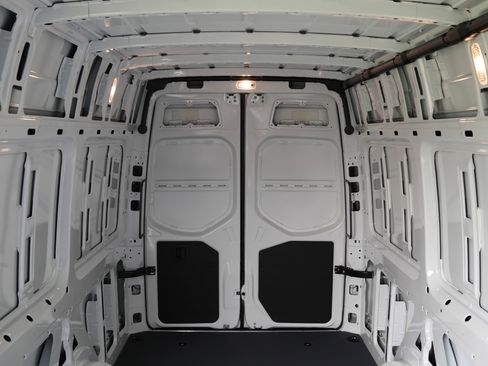 New 2025 Mercedes-Benz Sprinter 2500 image 18