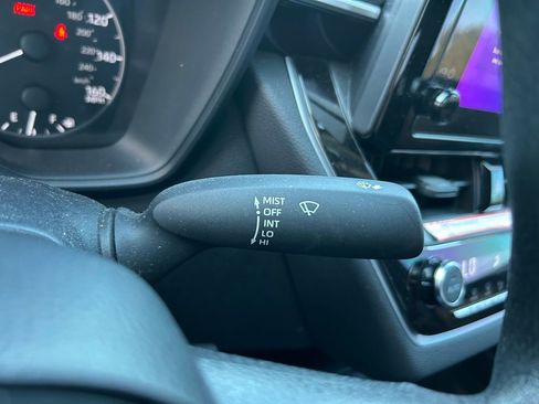 Used 2025 Toyota Corolla LE FWD image 20